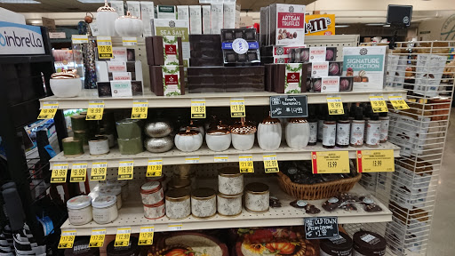 Grocery Store «Haggen Food & Pharmacy», reviews and photos, 17641 Garden Way NE, Woodinville, WA 98072, USA