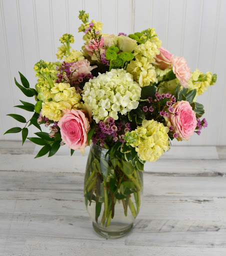 Florist «Greenlawn Florist», reviews and photos, 841 Pulaski Rd, Greenlawn, NY 11740, USA