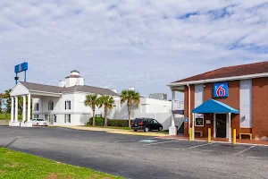 Motel 6 Brunswick, GA image
