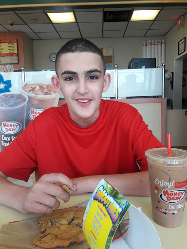 Donut Shop «Honey Dew Donuts», reviews and photos, 548 Reservoir Ave, Cranston, RI 02910, USA