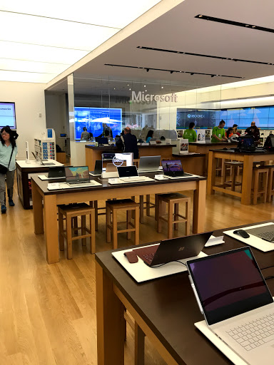Computer Store «Microsoft Store - Stanford Shopping Center», reviews and photos, 186 Stanford Shopping Center, Palo Alto, CA 94304, USA
