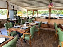 Atmosphère du Restaurant Les Grillades de Seine à Le Mée-sur-Seine - n°6