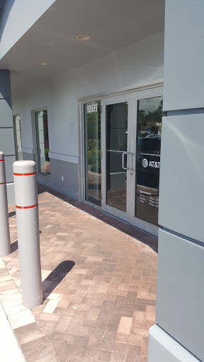 Cell Phone Store «AT&T», reviews and photos, 12599 Biscayne Blvd, North Miami, FL 33181, USA