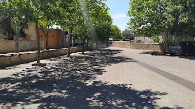Parking de l'ecole à Chusclan