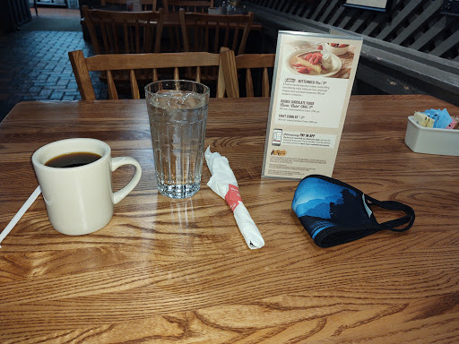 American Restaurant «Cracker Barrel Old Country Store», reviews and photos, 9214 Park W Blvd, Knoxville, TN 37923, USA