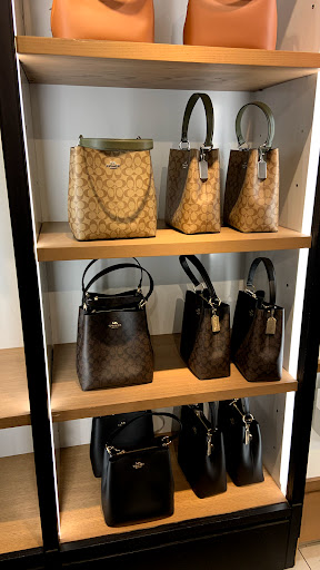 Shopping Mall «Camarillo Premium Outlets», reviews and photos, 740 E Ventura Blvd, Camarillo, CA 93010, USA