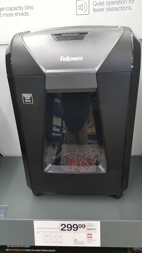 Office Supply Store «Staples», reviews and photos, 1551 W Algonquin Rd, Rolling Meadows, IL 60008, USA