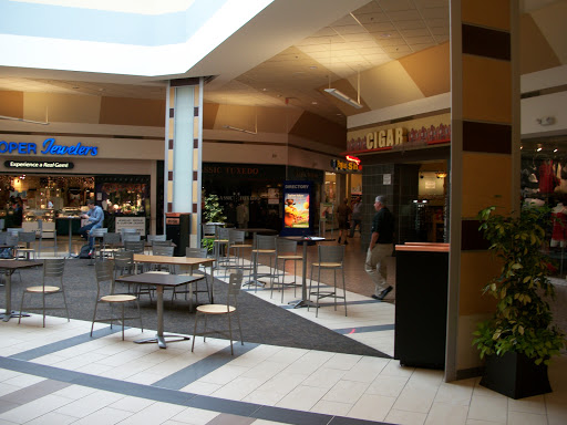 Shopping Mall «Woburn Mall», reviews and photos, 296 Mishawum Rd, Woburn, MA 01801, USA