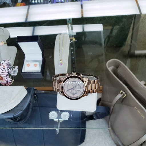 Pawn Shop «SILVER LINING JEWELRY AND LOAN GRESHAM», reviews and photos, 300 SE 181st Ave, Portland, OR 97233, USA