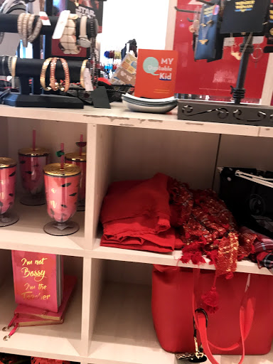 Fashion Accessories Store «Charming Charlie», reviews and photos, 5175 Deerfield Blvd, Mason, OH 45040, USA