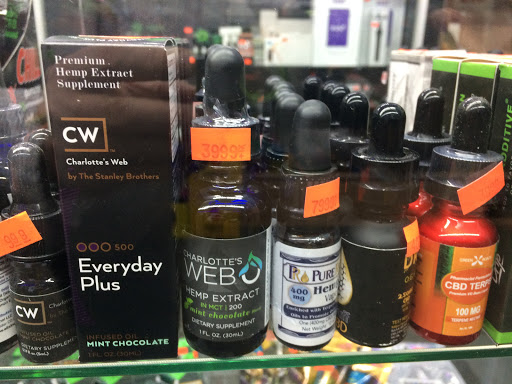 Vaporizer Store «Woodstock Vape & Glass Gallery», reviews and photos, 46699 Van Dyke, Shelby Charter Township, MI 48317, USA