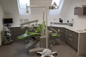 Klinika DMD, zobozdravnik Urban Zupanc dr. dent. med. image