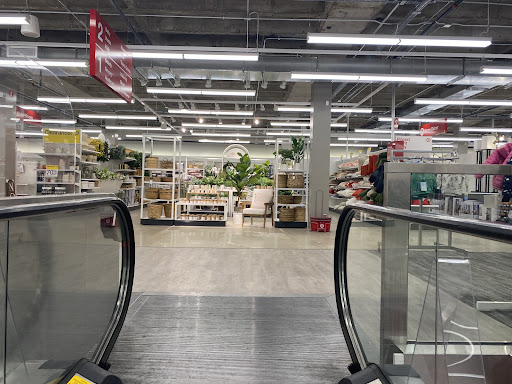 Shopping Mall «Bayshore Town Center», reviews and photos, 5800 N Bayshore Dr, Glendale, WI 53217, USA