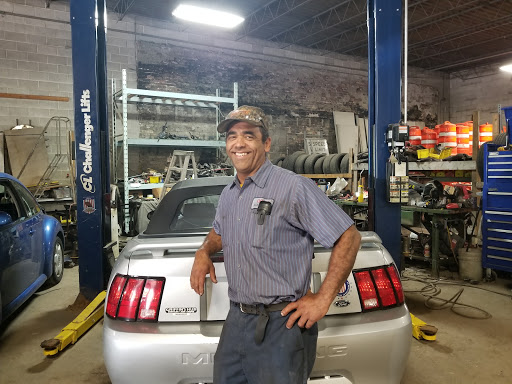 Auto Repair Shop «Oguis Auto Repair», reviews and photos, 3607 N Richards St, Milwaukee, WI 53212, USA