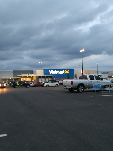 Department Store «Walmart», reviews and photos, 1151 Old US Hwy 90 E, Castroville, TX 78009, USA