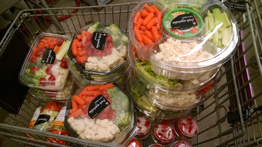 Grocery Store «Stop & Shop», reviews and photos, 2020 Norwich-New London Turnpike, Montville, CT 06353, USA