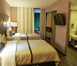 Hotel GlowPoint photo