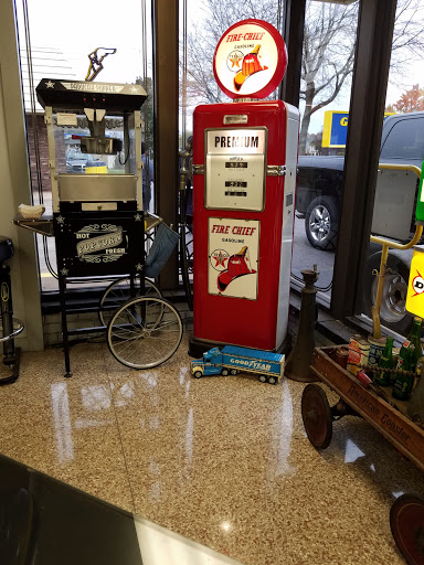 Tire Shop «GARY KNUREK INC», reviews and photos, 1973 Livernois Rd, Troy, MI 48084, USA