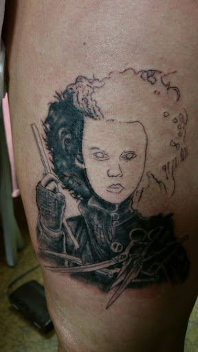 Tattoo Shop «Ageless Art Tattoo & Piercing», reviews and photos, 711 E Lewis and Clark Pkwy, Clarksville, IN 47129, USA