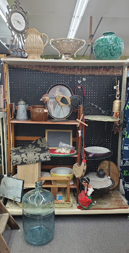 Thrift Store «Auburn Valley Humane Society Thrift Store», reviews and photos, 1123 E Main St, Auburn, WA 98002, USA