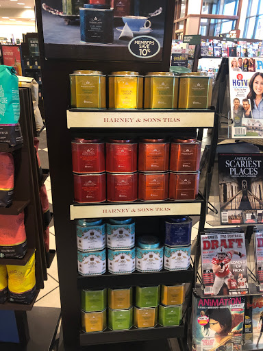 Book Store «Barnes & Noble», reviews and photos, 102 Commons Dr, Geneva, IL 60134, USA