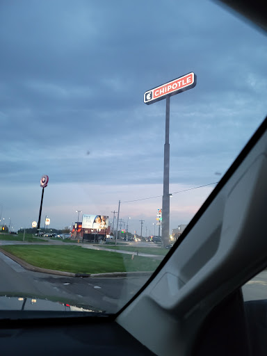 Coffee Shop «Starbucks», reviews and photos, 1700 Avenue of Mid-America, Effingham, IL 62401, USA