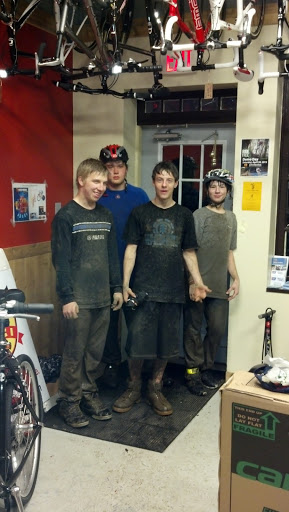 Bicycle Store «2 Bici Bicycle Shop», reviews and photos, 8695 Archer Ave, Willow Springs, IL 60480, USA