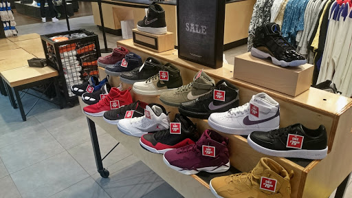 Shoe Store «Footaction», reviews and photos, 32 S State St, Chicago, IL 60603, USA