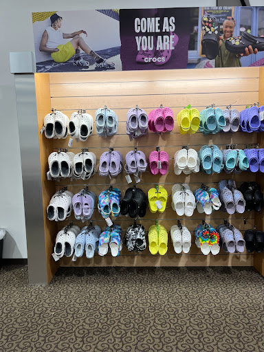 Shoe Store «DSW Designer Shoe Warehouse», reviews and photos, 375 E Altamonte Dr, Altamonte Springs, FL 32701, USA