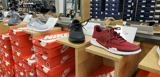 Shoe Store «DSW Designer Shoe Warehouse», reviews and photos, 10015 E Independence Blvd, Matthews, NC 28105, USA