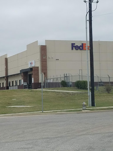 Shipping and Mailing Service «FedEx Ship Center», reviews and photos, 5000 Hanson Dr, Irving, TX 75038, USA