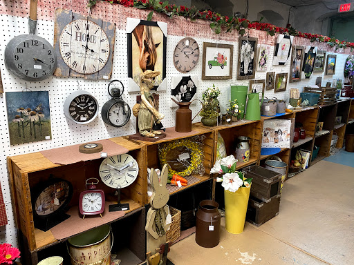 Home Goods Store «Olde Factory», reviews and photos, 139 S Hanover St, Hummelstown, PA 17036, USA