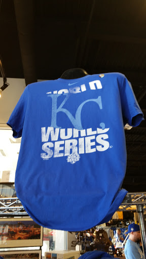 Sportswear Store «Rally House Boardwalk», reviews and photos, 8650 N Boardwalk Ave, Kansas City, MO 64154, USA