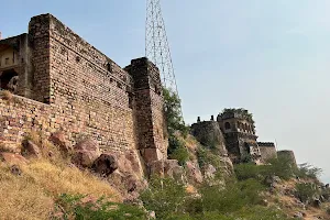 Pichore Fort image
