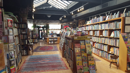 Tiendas libros Cleveland