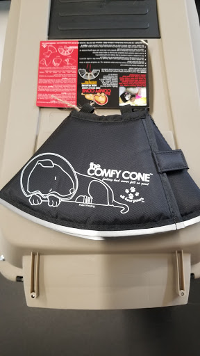 Pet Supply Store «Bark Avenue», reviews and photos, 3919 Park Dr, El Dorado Hills, CA 95762, USA