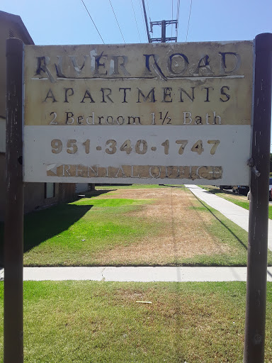 River Road Apartments