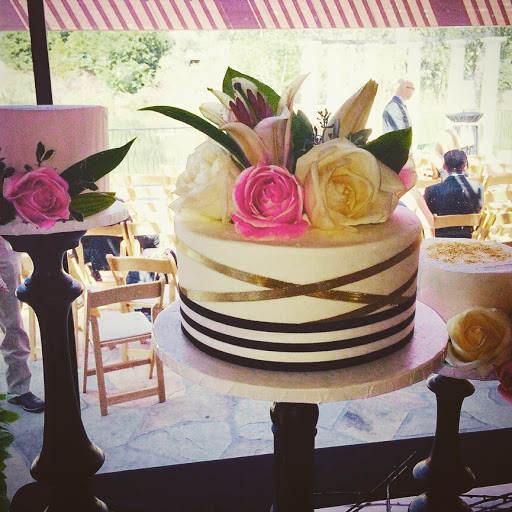 Bakery «Mulberries Cake Shop», reviews and photos, 2027 E Colfax Ave, Denver, CO 80206, USA