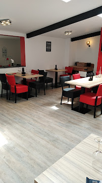 Atmosphère du Restaurant Les 3 Doms à Montdidier - n°2