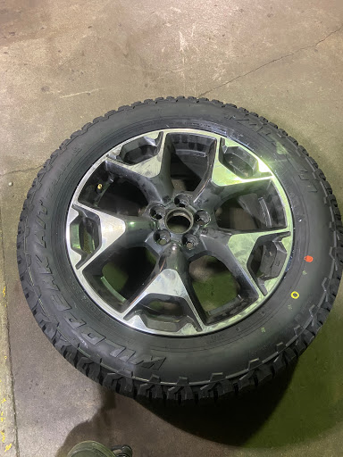 Tire Shop «Discount Tire Store - Salem, OR», reviews and photos, 1890 Lancaster Dr NE, Salem, OR 97305, USA