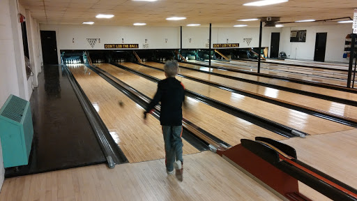 Bowling Alley «Danbury Duck Pin Lanes», reviews and photos, 7 E Hayestown Rd, Danbury, CT 06811, USA