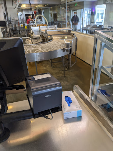 Bakery «Krispy Kreme Doughnuts», reviews and photos, 417 W University Pkwy, Orem, UT 84057, USA