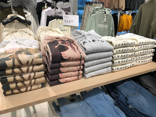 Clothing Store «H&M», reviews and photos, 701 Lynnhaven Pkwy # 1212, Virginia Beach, VA 23452, USA