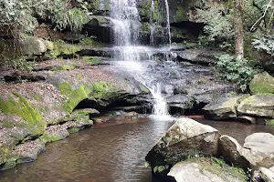 Salto Guaraní Parque Nacional De Ybycuí, Ybycuí Paraguarí image