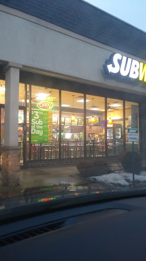 Restaurant «SUBWAY®Restaurants», reviews and photos, 708 E Higgins Rd, Schaumburg, IL 60173, USA