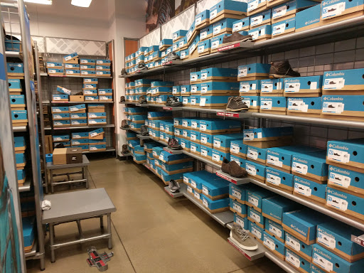 Sportswear Store «Columbia Sportswear Outlet Store at Cincinnati Premium Outlets», reviews and photos, 234 Premium Outlets Dr, Monroe, OH 45050, USA