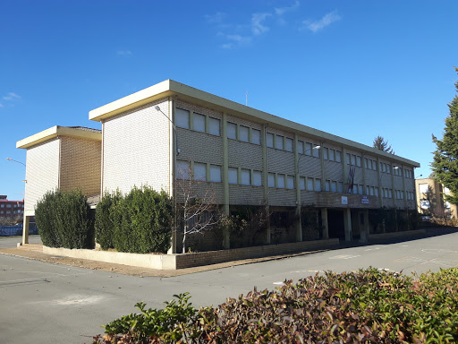 CEIP Gumersindo Azcárate, Escuela primaria en Armunia,León