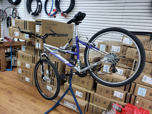 Bicycle Store «Graham Bicycle Discount Center», reviews and photos, 178 Graham Ave, Brooklyn, NY 11206, USA