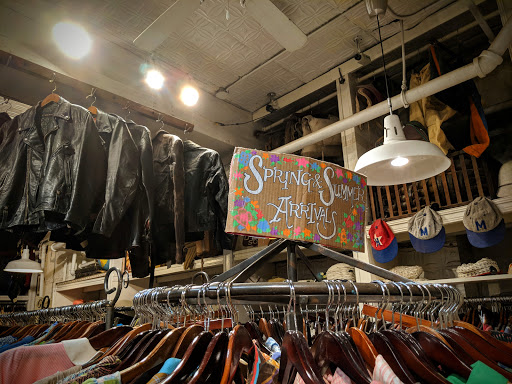 Vintage Clothing Store «10 ft Single by Stella Dallas», reviews and photos, 285 N 6th St, Brooklyn, NY 11211, USA