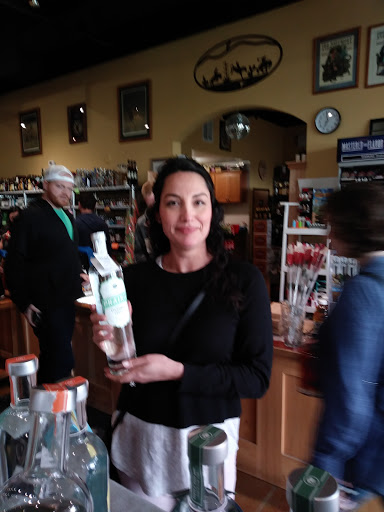 Liquor Store «Aloha Liquor Store», reviews and photos, 2905 SE 73rd Ave, Hillsboro, OR 97123, USA